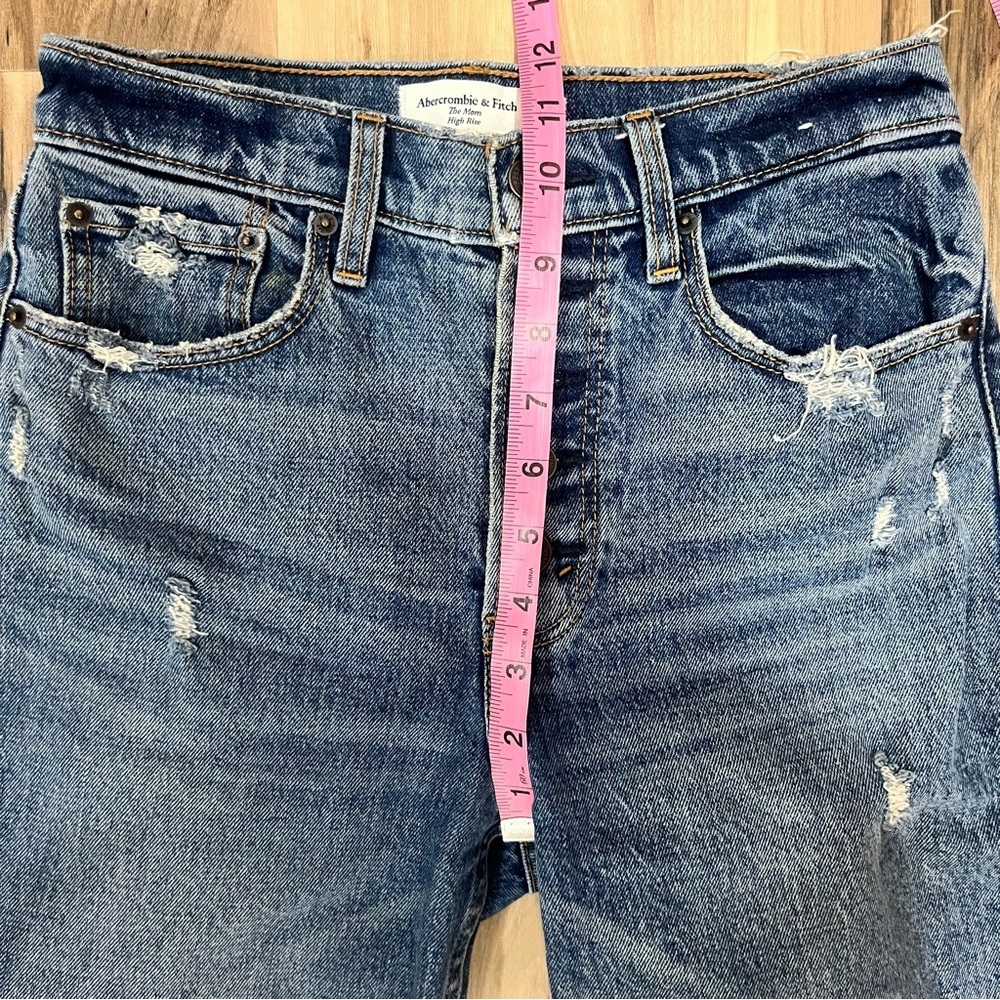 Abercrombie & Fitch The Mom High Rise Jeans - Picture 7 of 8